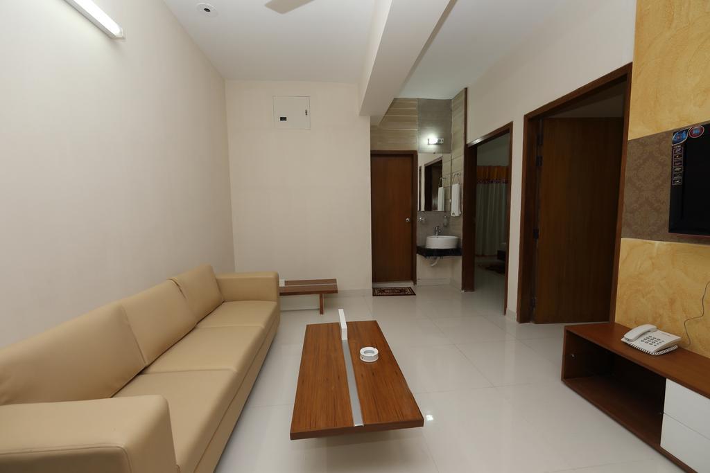 Naas Serviced Apartments Дакка Номер фото